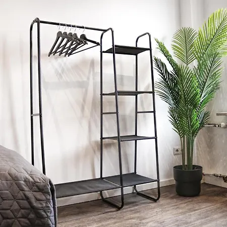 Lightplace • Groessere Gruppen • 4 Einzelzimmer • Boxspring • Smart Tv • Biergarten • Restaurant בראונשווייג