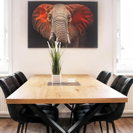 Lightplace • Groessere Gruppen • 4 Einzelzimmer • Boxspring • Smart Tv • Biergarten • Restaurant דירה