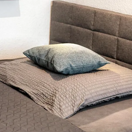 Lightplace • Größere Gruppen • 4 Einzelzimmer • Boxspring • Smart Tv • Biergarten • Restaurant Apartment Braunschweig