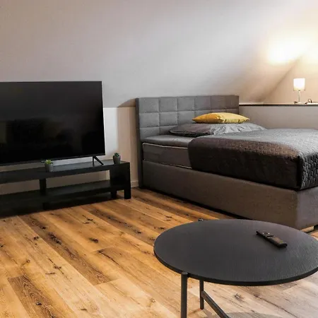 Lightplace • Größere Gruppen • 4 Einzelzimmer • Boxspring • Smart Tv • Biergarten • Restaurant *