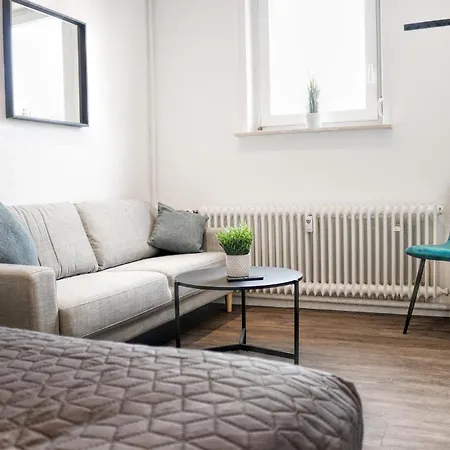 Lightplace • Groessere Gruppen • 4 Einzelzimmer • Boxspring • Smart Tv • Biergarten • Restaurant * בראונשווייג