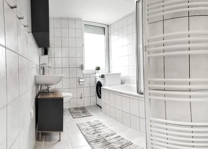 Lightplace • Groessere Gruppen • 4 Einzelzimmer • Boxspring • Smart Tv • Biergarten • Restaurant