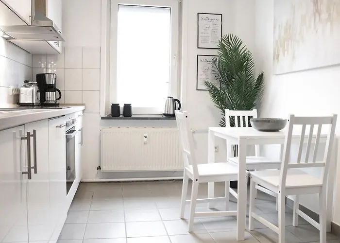 Lightplace • Groessere Gruppen • 4 Einzelzimmer • Boxspring • Smart Tv • Biergarten • Restaurant