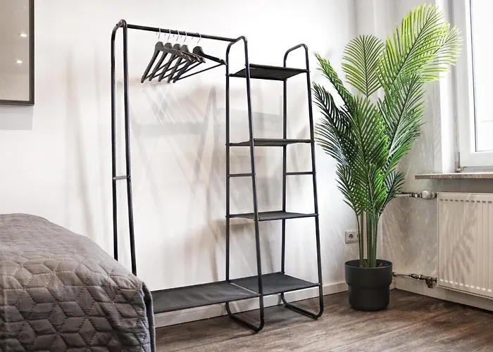 Lightplace • Groessere Gruppen • 4 Einzelzimmer • Boxspring • Smart Tv • Biergarten • Restaurant Брауншвейг