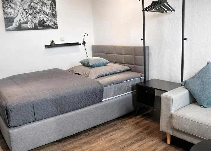 Lightplace • Groessere Gruppen • 4 Einzelzimmer • Boxspring • Smart Tv • Biergarten • Restaurant *