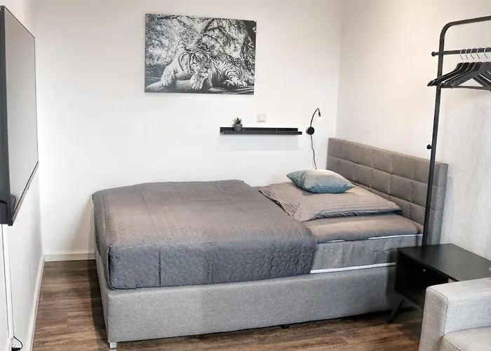 Апартаменты Lightplace • Groessere Gruppen • 4 Einzelzimmer • Boxspring • Smart Tv • Biergarten • Restaurant