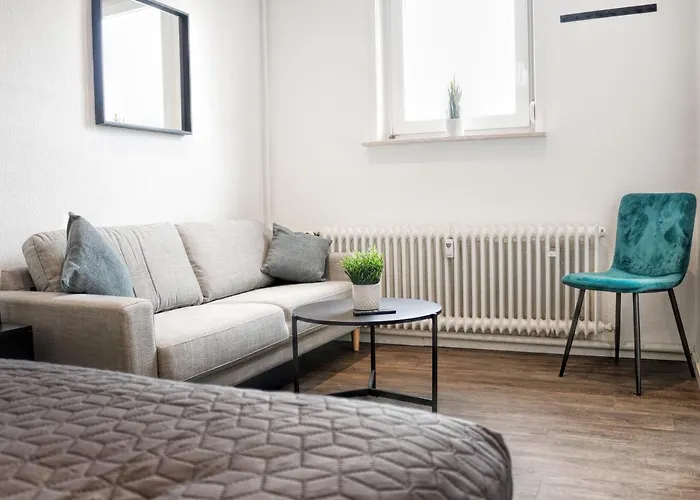 Lightplace • Groessere Gruppen • 4 Einzelzimmer • Boxspring • Smart Tv • Biergarten • Restaurant * Брауншвейг