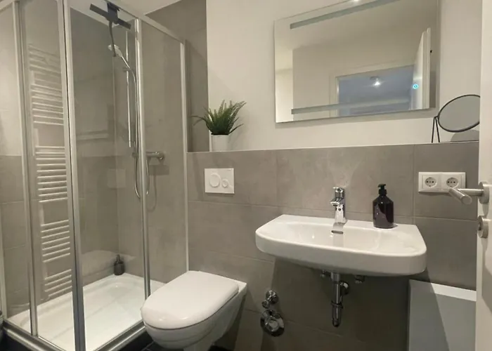 Lightplace • Groessere Gruppen • 4 Einzelzimmer • Boxspring • Smart Tv • Biergarten • Restaurant